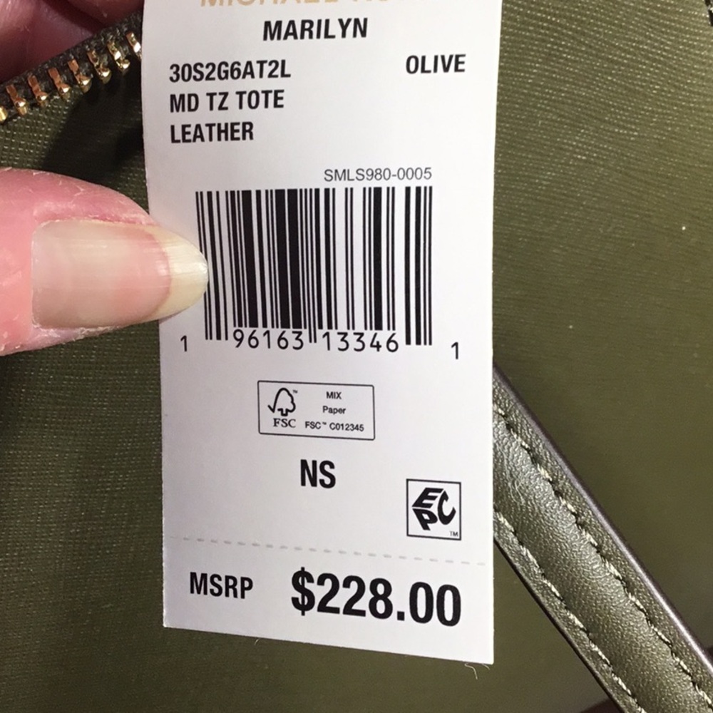 Michael Kors Green Leather MARILYN  Tote with Signature Charm NWT - Picture 8 of 11